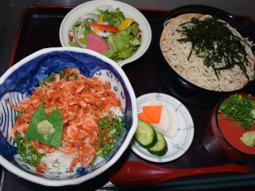 桜えびまぶし丼セット1080円